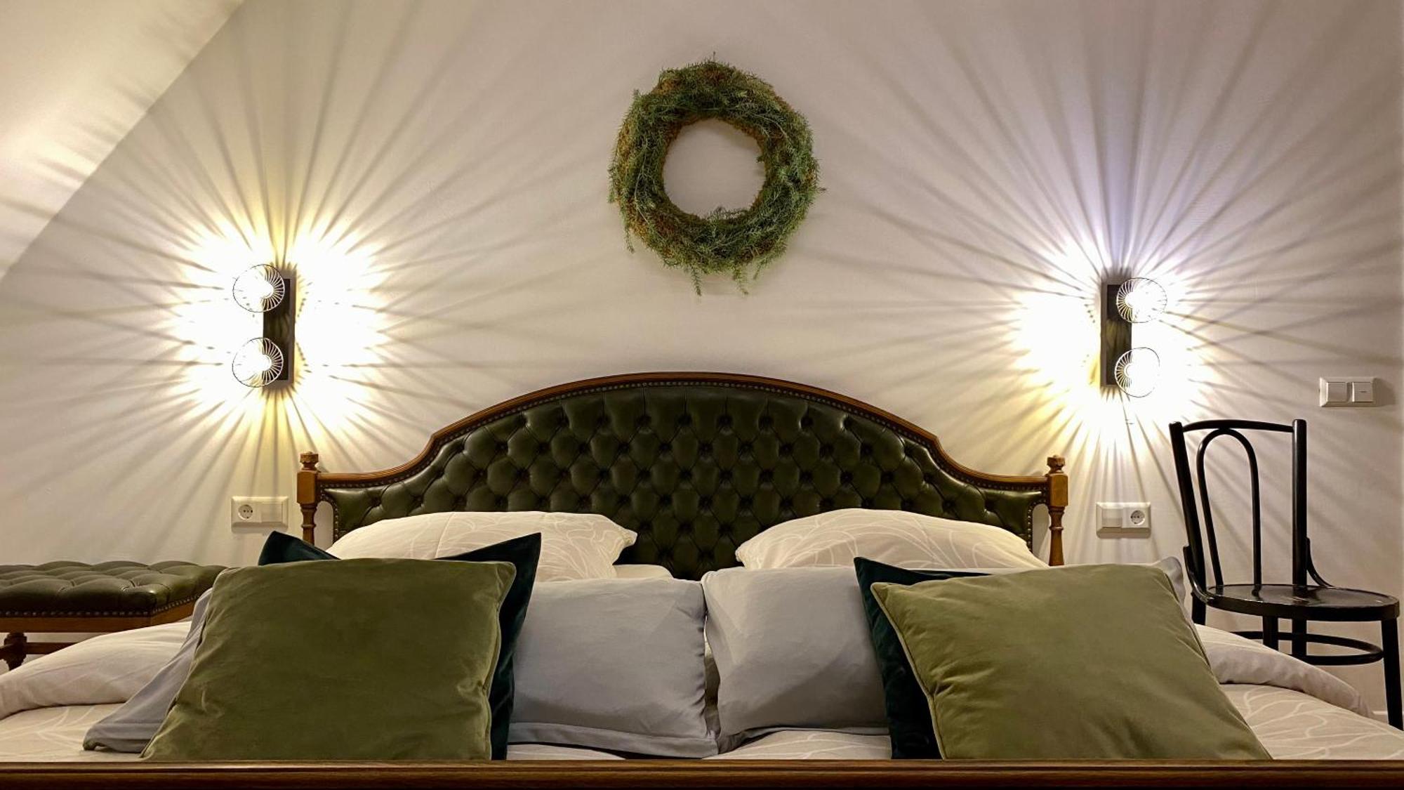 Sonnenhof 1737 - Ferienzimmer & Apartments Barbelroth المظهر الخارجي الصورة