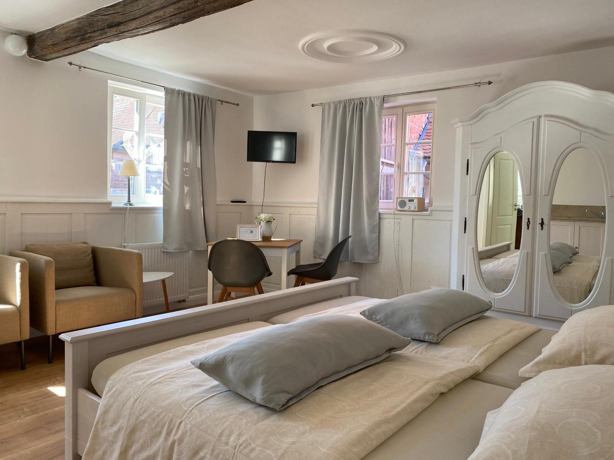 Sonnenhof 1737 - Ferienzimmer & Apartments Barbelroth المظهر الخارجي الصورة